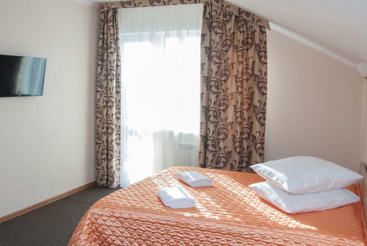 Veles Otel Brovary Dış mekan fotoğraf