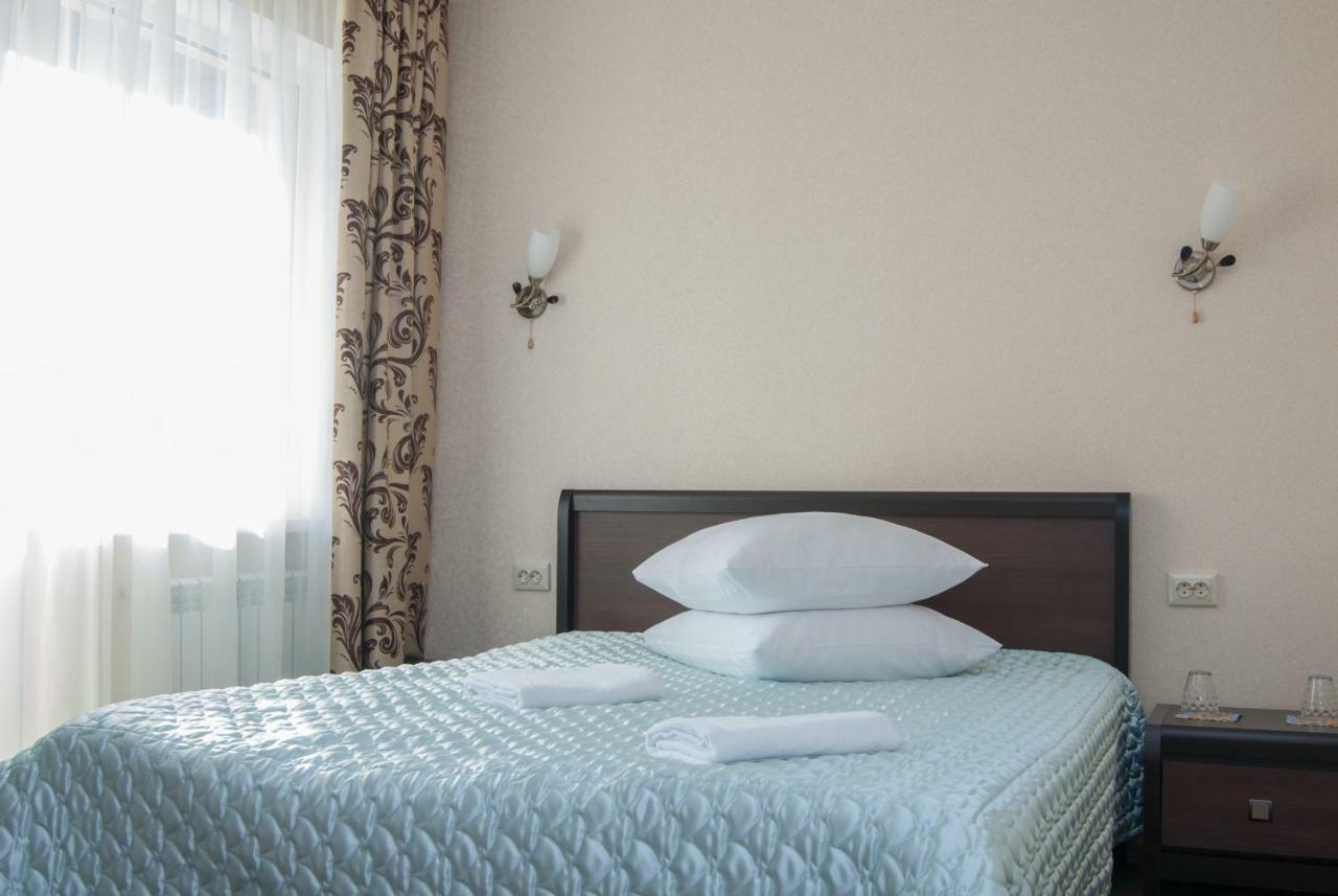 Veles Otel Brovary Dış mekan fotoğraf