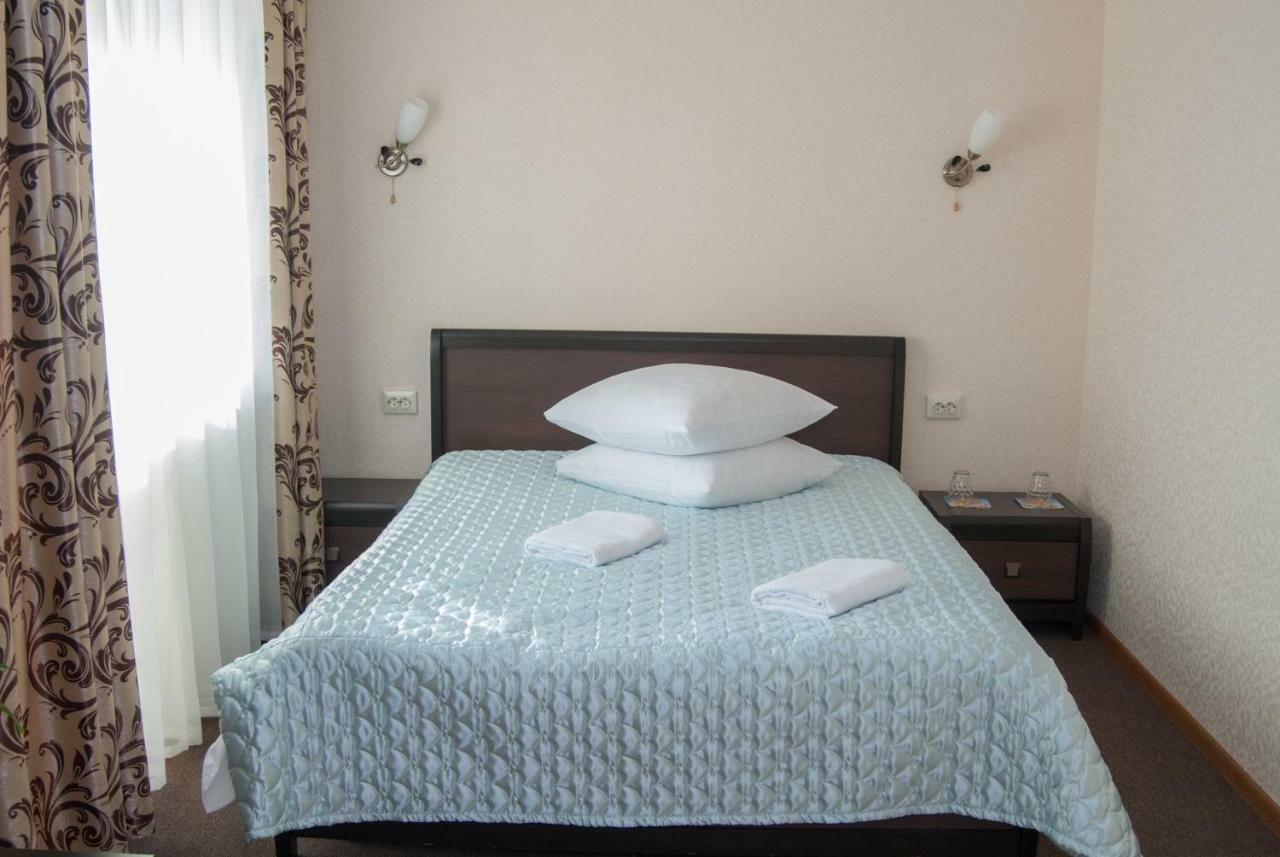 Veles Otel Brovary Dış mekan fotoğraf