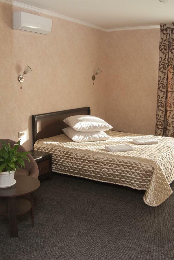 Veles Otel Brovary Dış mekan fotoğraf